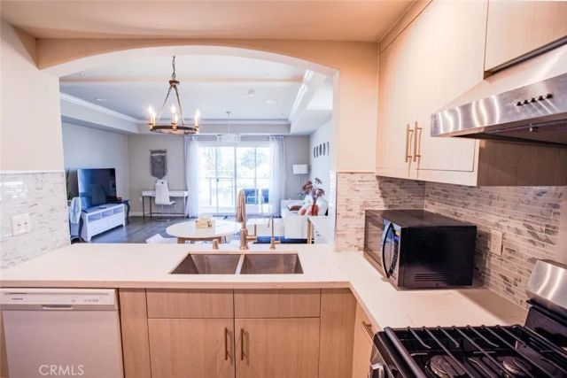 1598 Long Beach 201, Long Beach, CA 90813