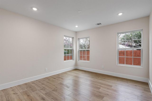 8801 Little Walnut DR, Austin, TX 78753