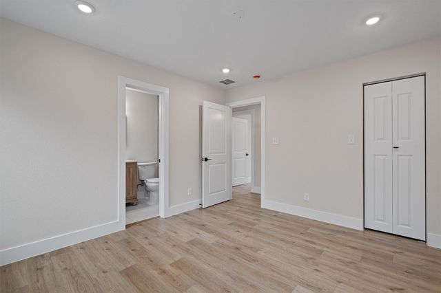 8801 Little Walnut DR, Austin, TX 78753