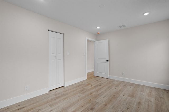 8801 Little Walnut DR, Austin, TX 78753