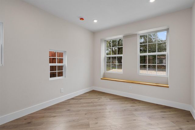 8801 Little Walnut DR, Austin, TX 78753