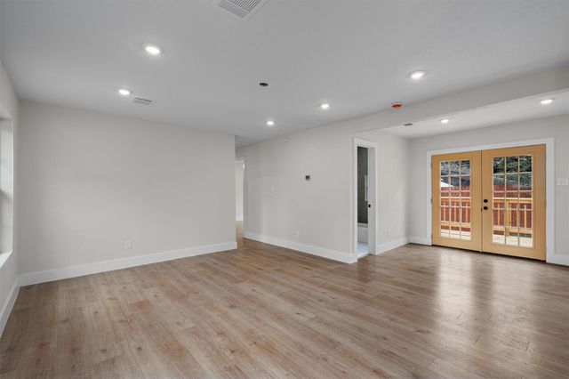 8801 Little Walnut DR, Austin, TX 78753