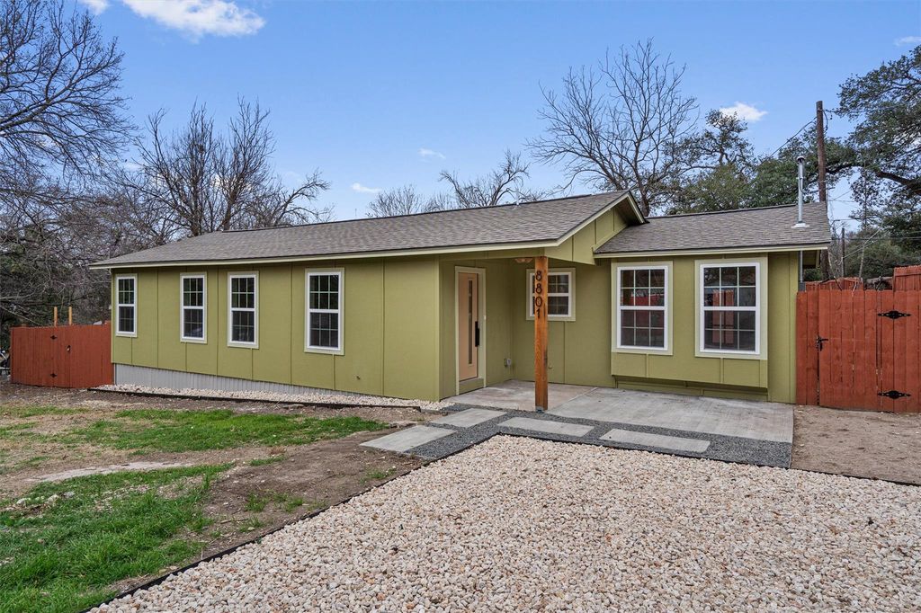 8801 Little Walnut DR, Austin, TX 78753