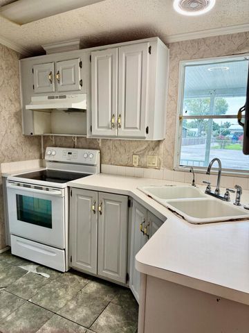 1092 Peach Street, Okeechobee, FL 34974