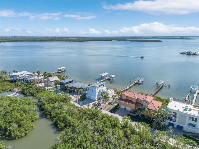 21401 Widgeon TER, Fort Myers Beach, FL 33931