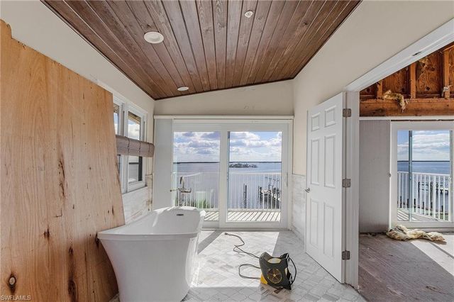 21401 Widgeon TER, Fort Myers Beach, FL 33931