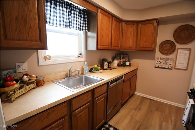 1344 Lander Road, Mayfield Heights, OH 44124