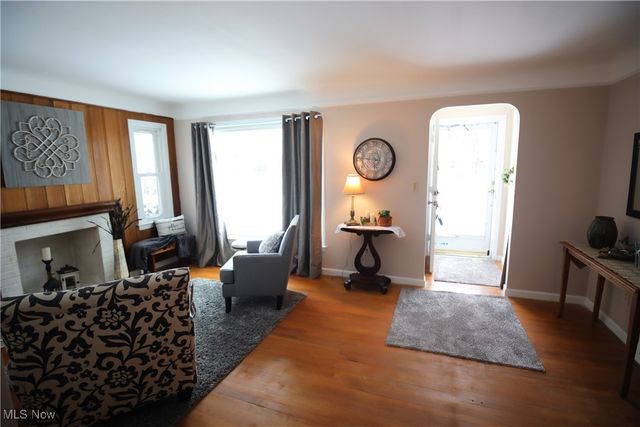 1344 Lander Road, Mayfield Heights, OH 44124