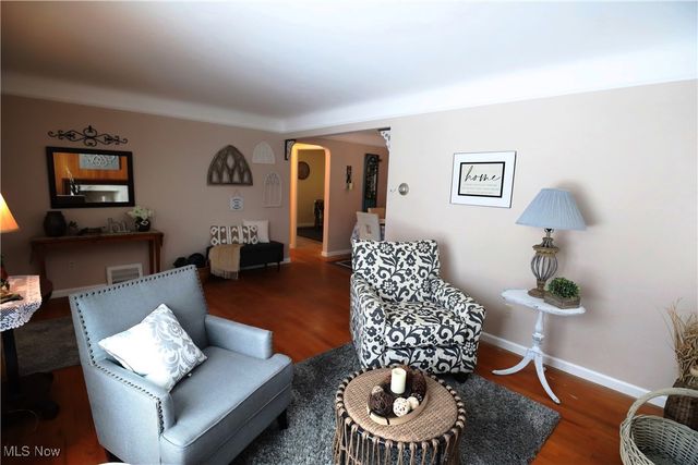 1344 Lander Road, Mayfield Heights, OH 44124