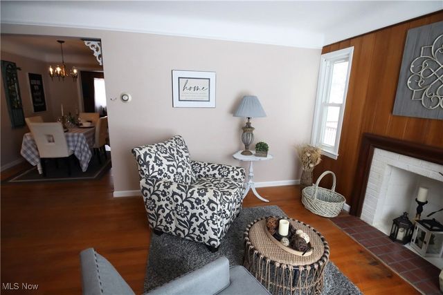 1344 Lander Road, Mayfield Heights, OH 44124