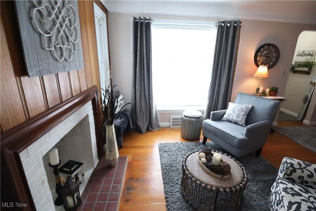 1344 Lander Road, Mayfield Heights, OH 44124