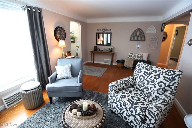 1344 Lander Road, Mayfield Heights, OH 44124