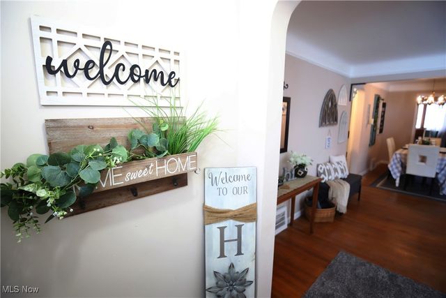 1344 Lander Road, Mayfield Heights, OH 44124