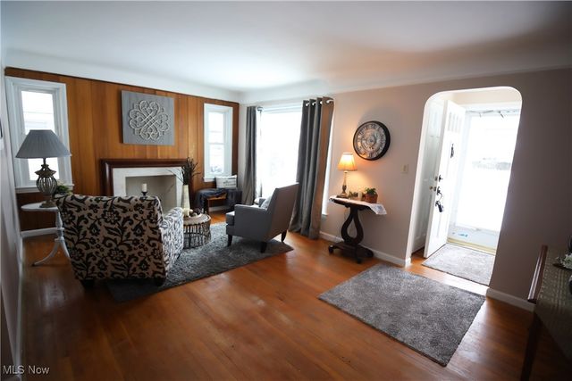 1344 Lander Road, Mayfield Heights, OH 44124