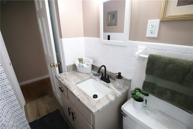 1344 Lander Road, Mayfield Heights, OH 44124