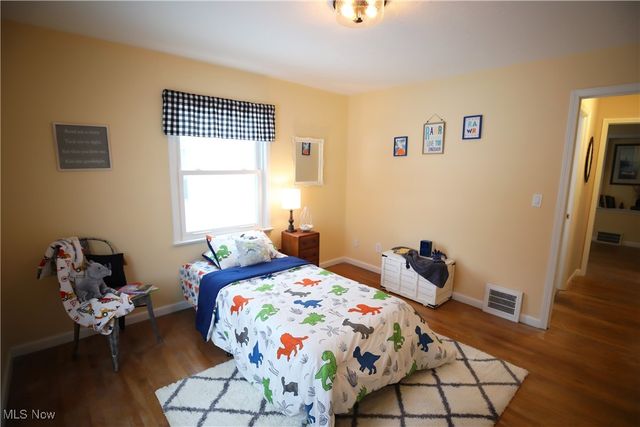 1344 Lander Road, Mayfield Heights, OH 44124