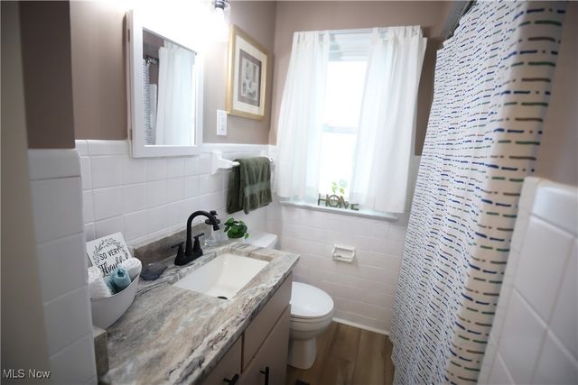 1344 Lander Road, Mayfield Heights, OH 44124