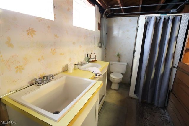 1344 Lander Road, Mayfield Heights, OH 44124