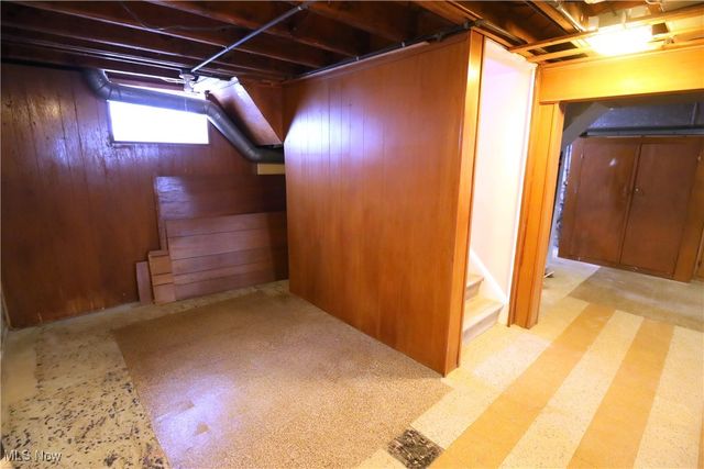 1344 Lander Road, Mayfield Heights, OH 44124