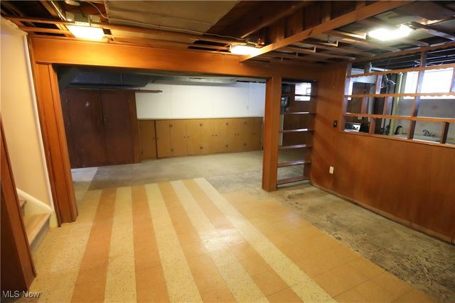 1344 Lander Road, Mayfield Heights, OH 44124