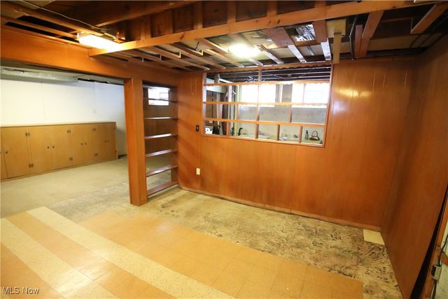 1344 Lander Road, Mayfield Heights, OH 44124