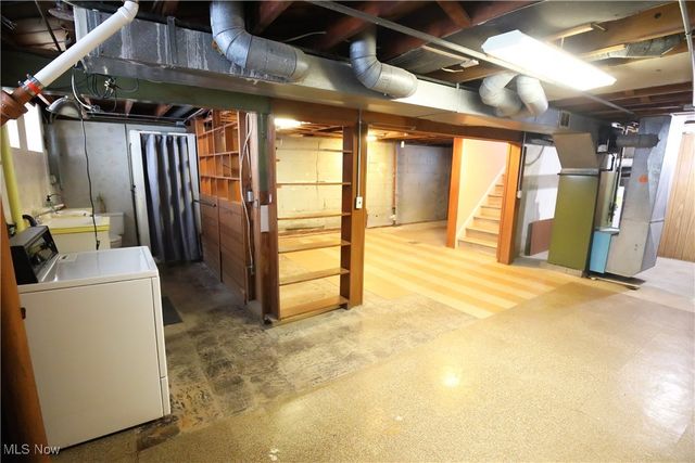 1344 Lander Road, Mayfield Heights, OH 44124