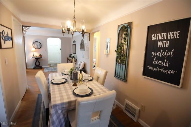 1344 Lander Road, Mayfield Heights, OH 44124