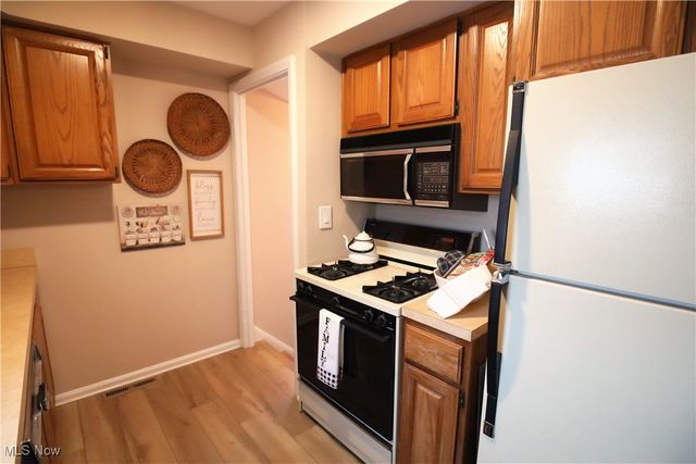 1344 Lander Road, Mayfield Heights, OH 44124