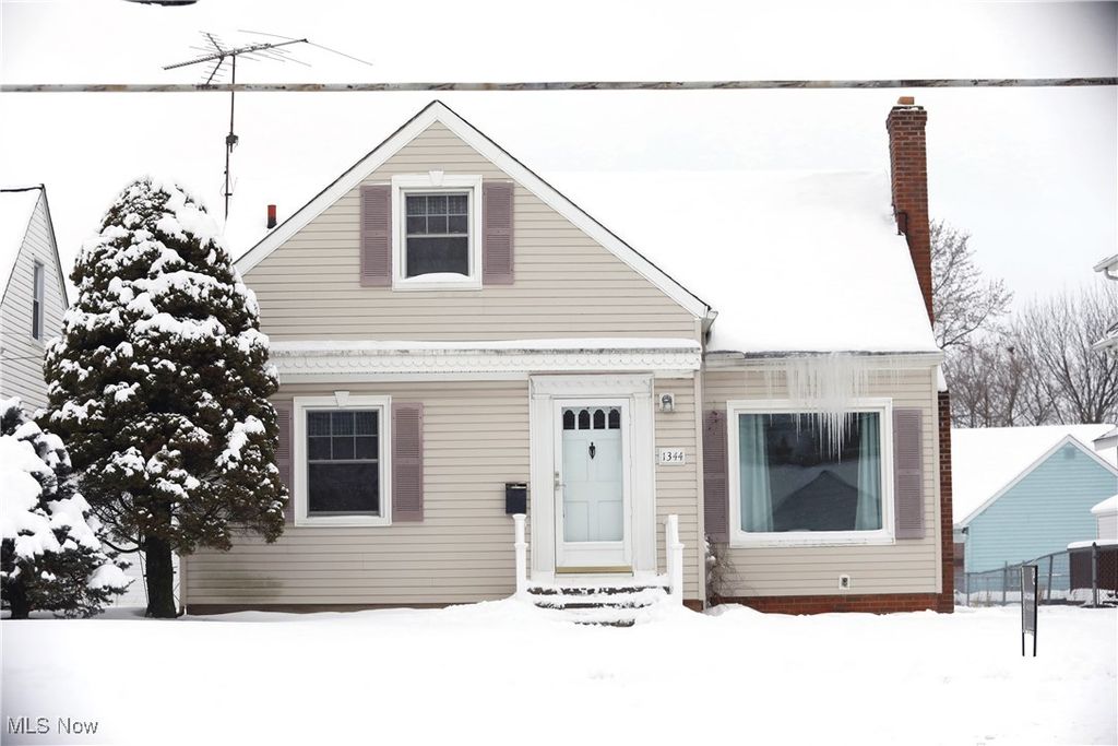 1344 Lander Road, Mayfield Heights, OH 44124