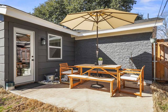 416 Simmons, Hurst, TX 76053