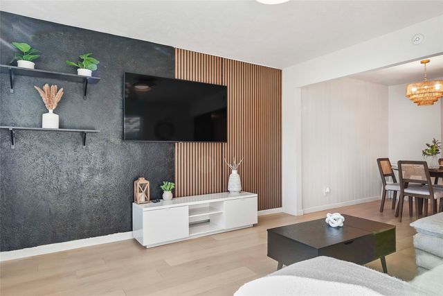 416 Simmons, Hurst, TX 76053