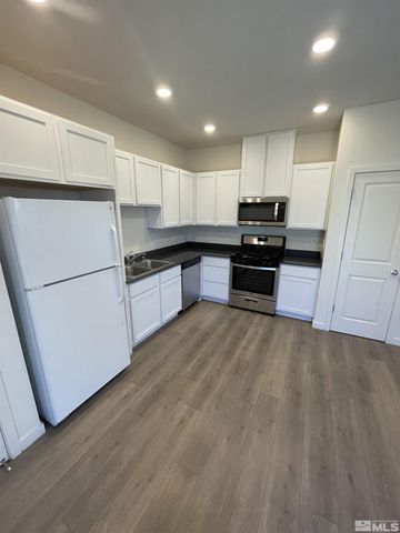 8839 Wolf Moon Drive, Reno, NV 89506