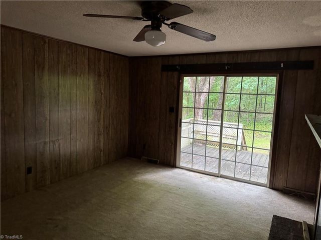 204 Hamilton Road, Lexington, NC 27295