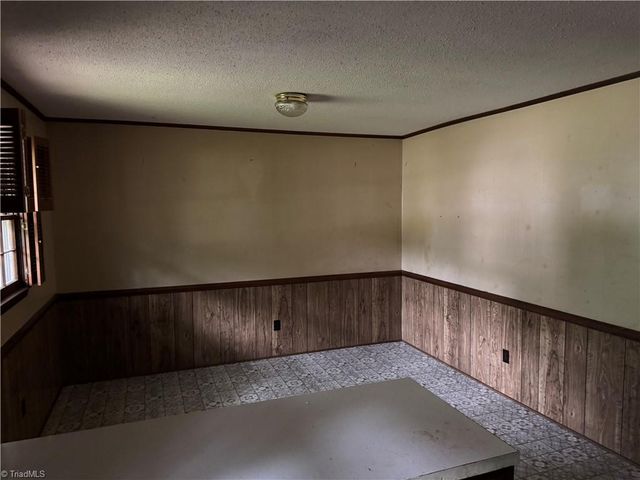 204 Hamilton Road, Lexington, NC 27295