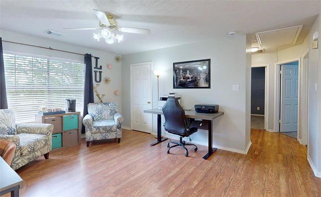 202 Oak Creek Circle, League City, TX 77573