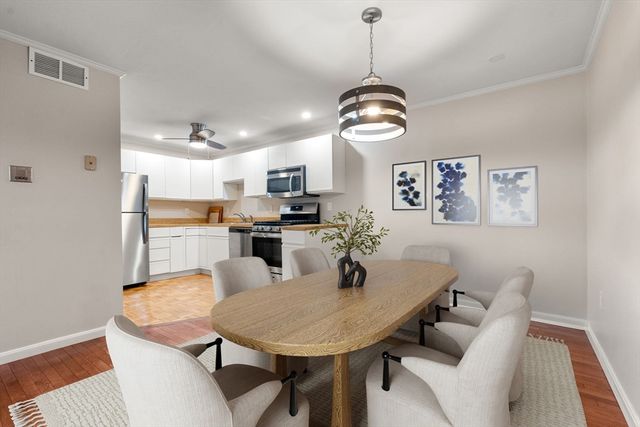 1216 Vfw Pkwy 40, Boston, MA 02132