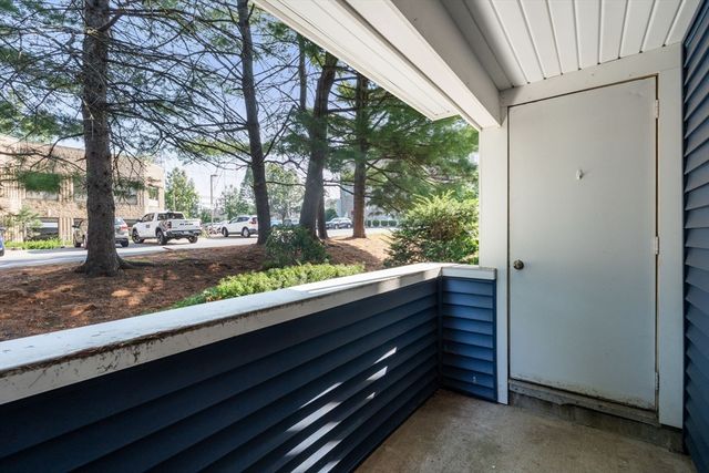 1216 Vfw Pkwy 40, Boston, MA 02132