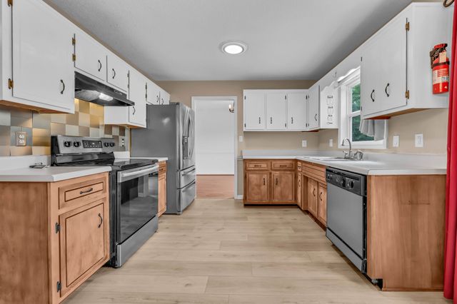 312 Broadmore Dr, Clarksville, TN 37042