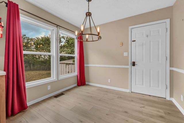 312 Broadmore Dr, Clarksville, TN 37042
