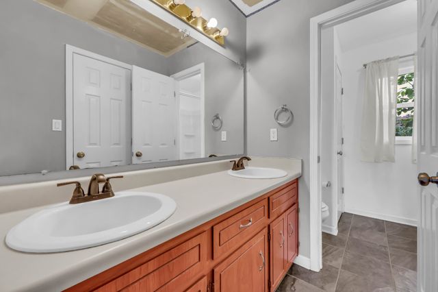 312 Broadmore Dr, Clarksville, TN 37042