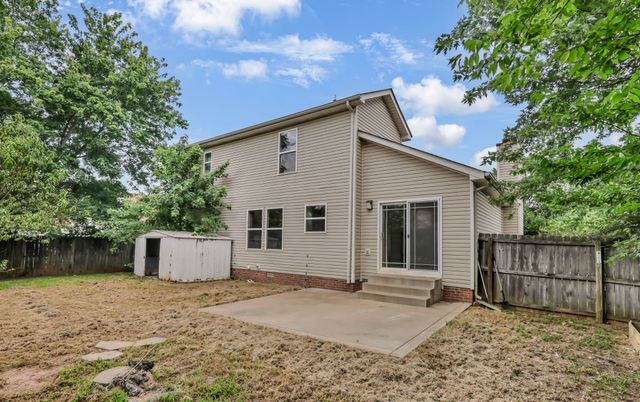 312 Broadmore Dr, Clarksville, TN 37042