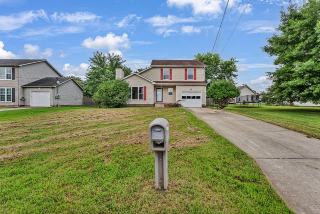 312 Broadmore Dr, Clarksville, TN 37042
