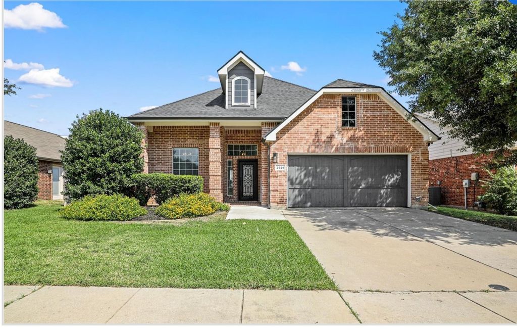 2929 Spotted Owl Drive, Fort Worth, TX 76244