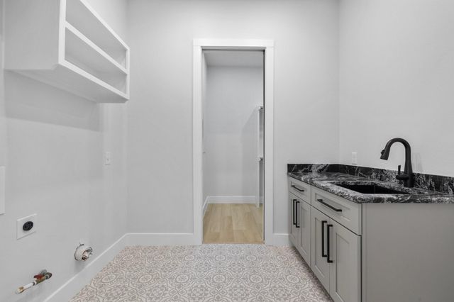 14804 Arrowhead DR, Leander, TX 78641