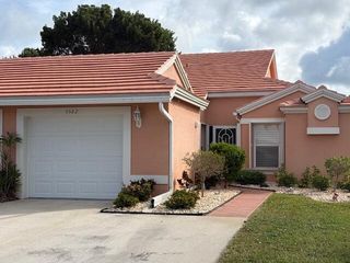 5582 Royal Lake Circle, Boynton Beach, FL 33437