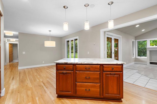 18510 25th Avenue N, Plymouth, MN 55447