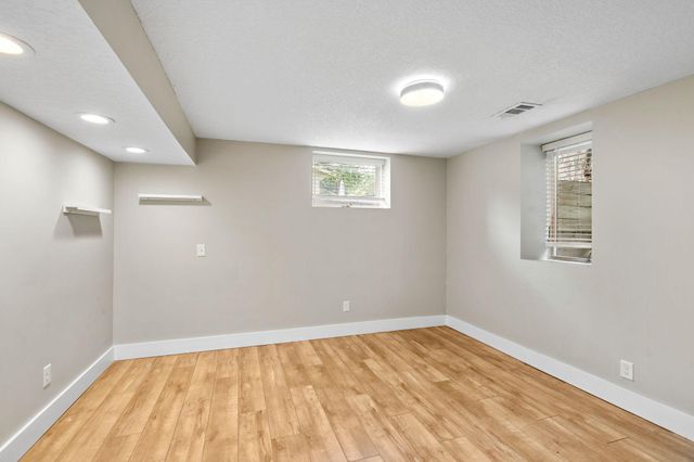 18510 25th Avenue N, Plymouth, MN 55447