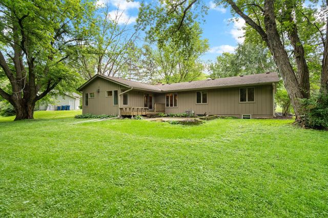 18510 25th Avenue N, Plymouth, MN 55447