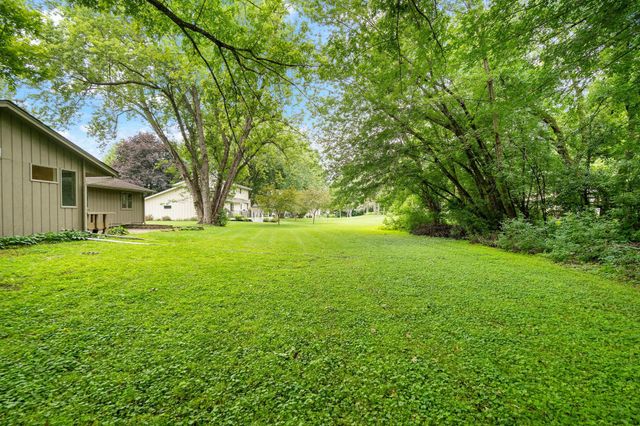 18510 25th Avenue N, Plymouth, MN 55447