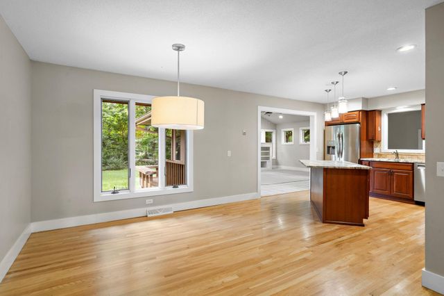 18510 25th Avenue N, Plymouth, MN 55447